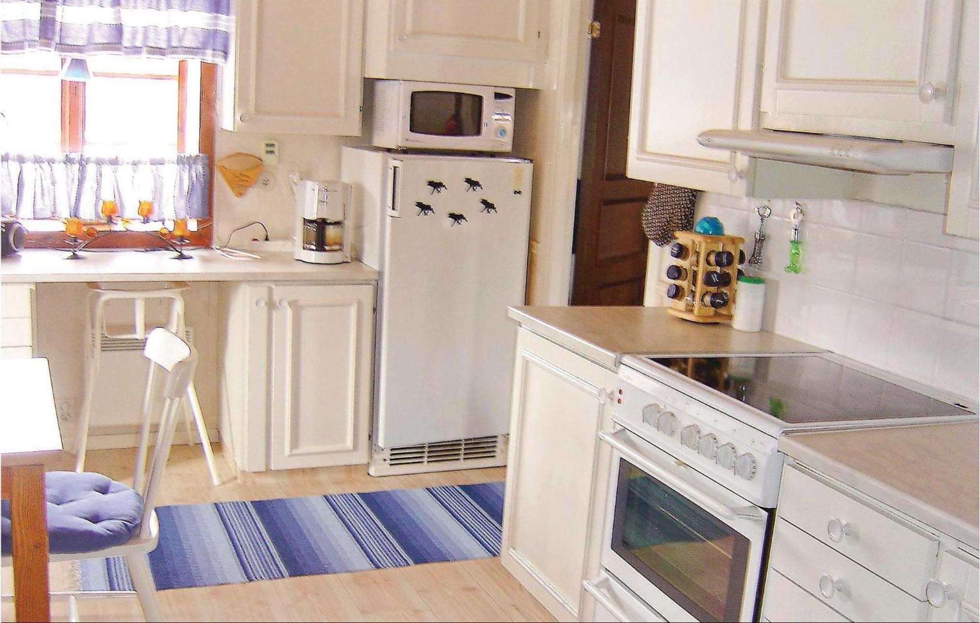 Nice Home In Malmkoeping With Kitchen Malmkoping ภายนอก รูปภาพ